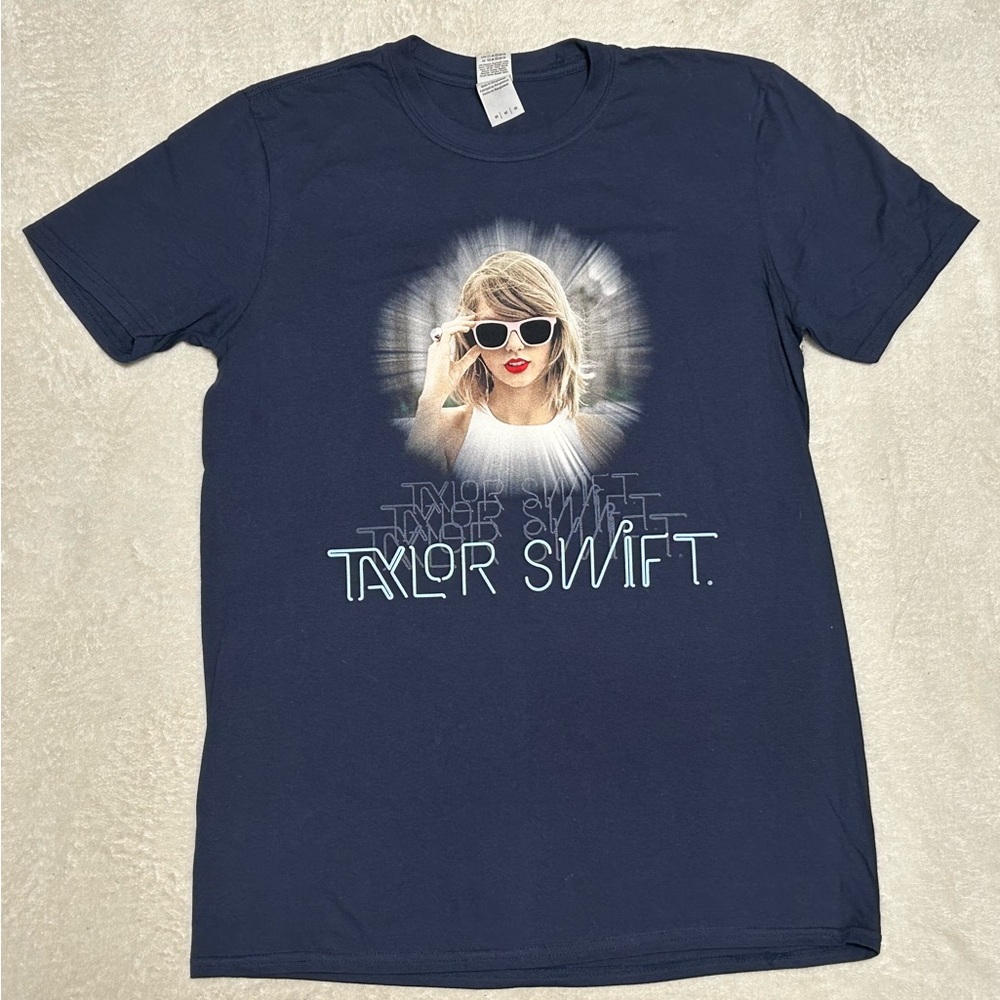 EUC Taylor Swift 1989 Era Shirt Size M